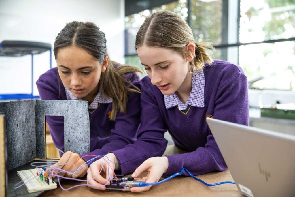 ms girls programming robotics 1200x800